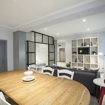 Friends And Family Apartment *